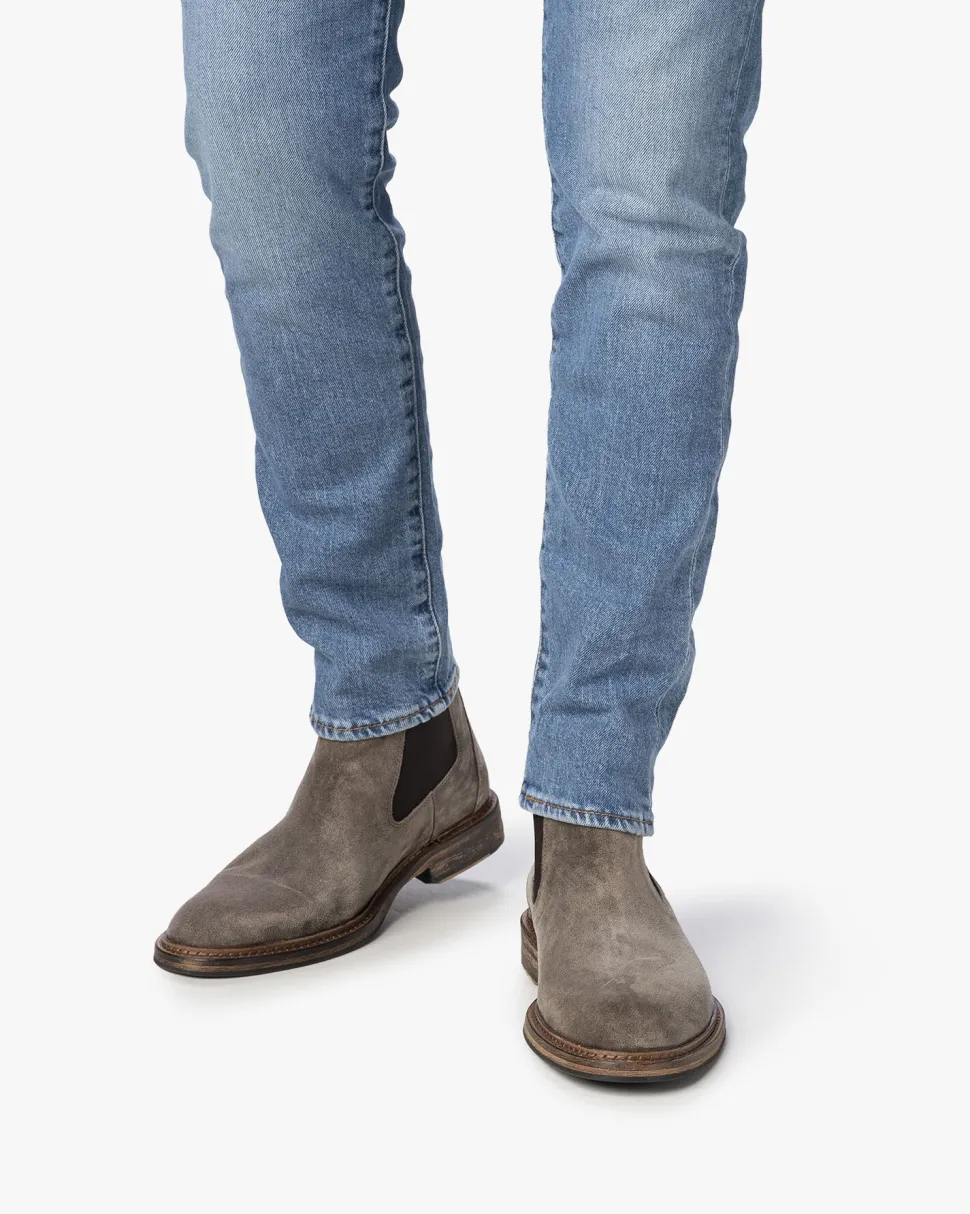 Weekend | Hochwinter>Floris van Bommel De Moker 02.02 Taupe